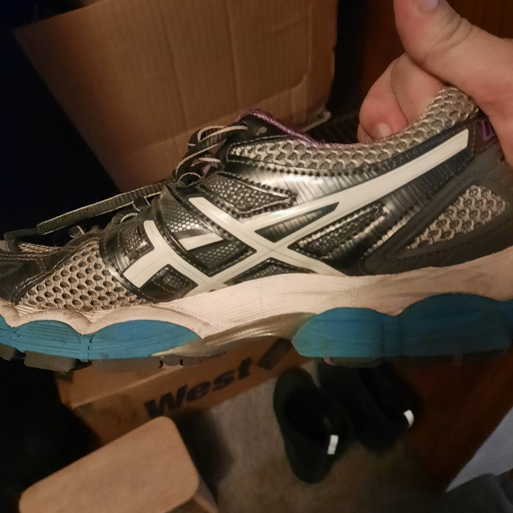 Asics tennis shoes